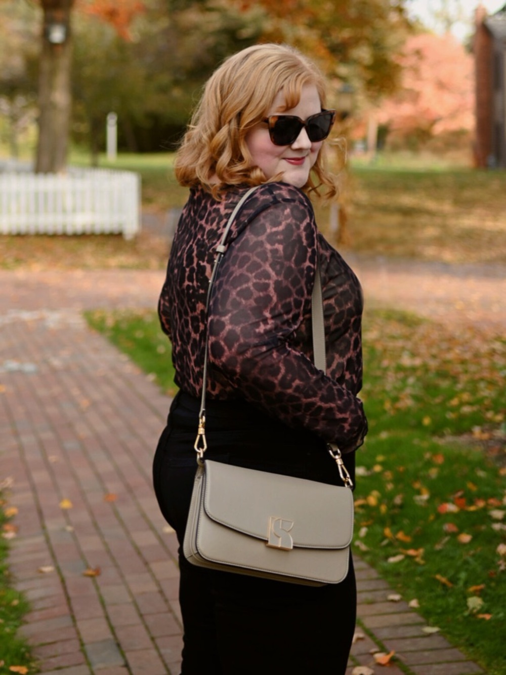 Kate Spade Dakota Medium Convertible Shoulder Bag in Timeless Taupe